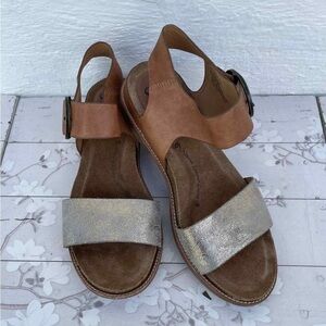 Sofft Women's Sandals in Silver and Tan